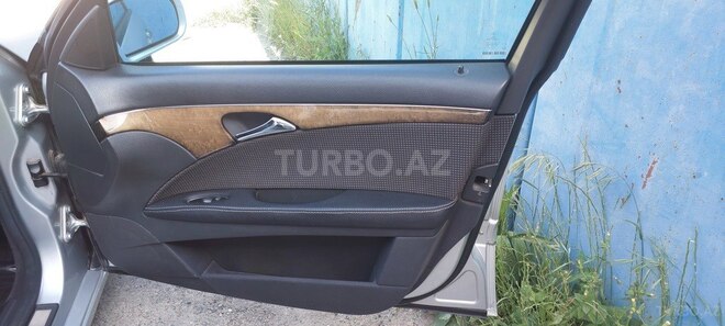 Mercedes E 220 2005, 327,442 km - 2.2 l - Bakı