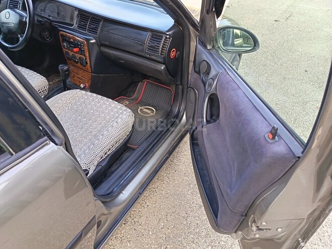 Opel Vectra 1996, 325,475 km - 1.8 l - Bakı