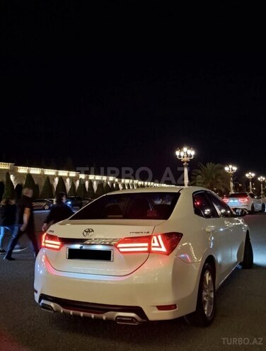 Toyota Corolla 2013, 240,000 km - 1.6 l - Gəncə