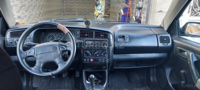 Volkswagen Golf 1992, 173,674 km - 1.8 l - Gəncə