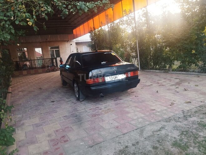 Mercedes 190 1992, 190,000 km - 2.3 л - Tovuz
