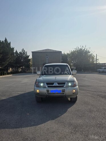 Mitsubishi Pajero 2004, 350,000 km - 2.8 л - Sumqayıt