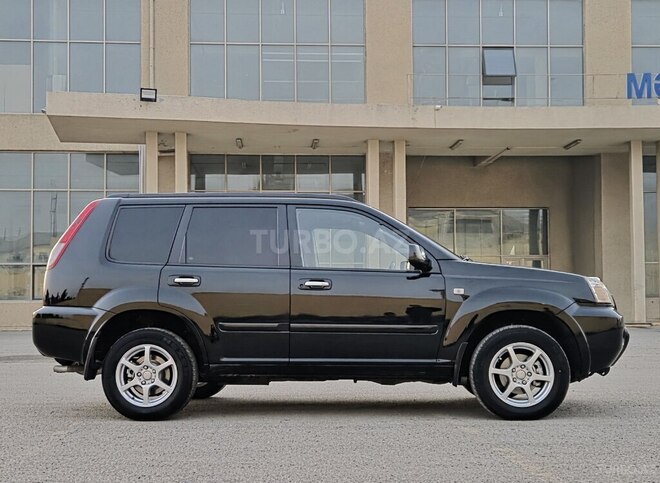 Nissan X-Trail 2004, 336,000 km - 2.0 l - Salyan