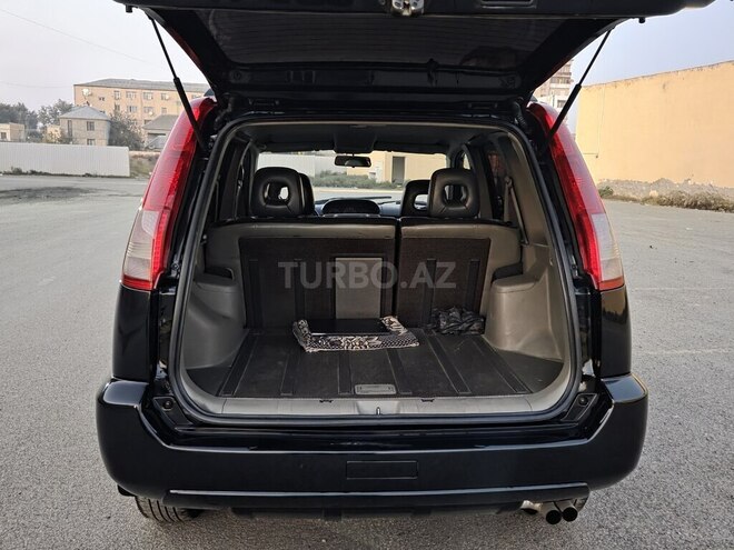 Nissan X-Trail 2004, 336,000 km - 2.0 l - Salyan