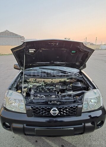 Nissan X-Trail 2004, 336,000 km - 2.0 l - Salyan
