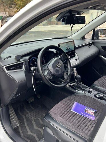 Toyota Corolla Cross 2024, 23,000 km - 2.0 л - Bakı