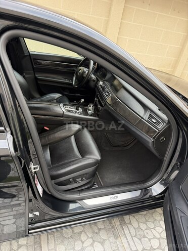 BMW 750 2011, 250,000 km - 4.4 l - Bakı