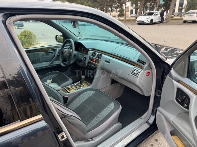 Mercedes E 270 1999, 325,846 km - 2.7 л - Bakı