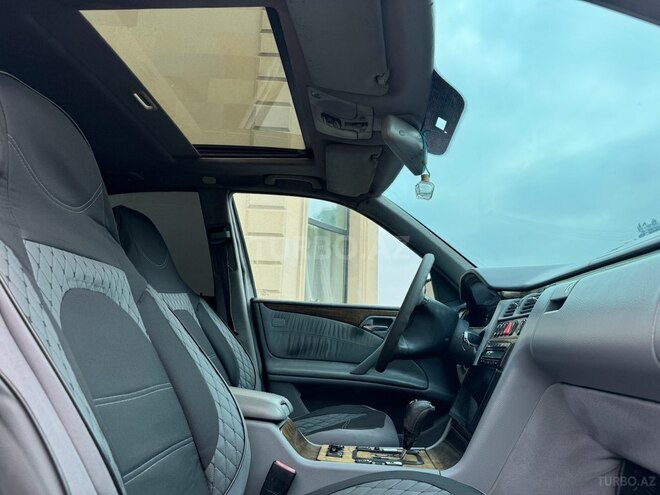 Mercedes E 270 1999, 325,846 km - 2.7 л - Bakı