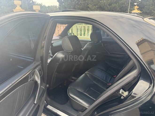 Mercedes E 320 2001, 328,456 km - 3.2 l - Bakı