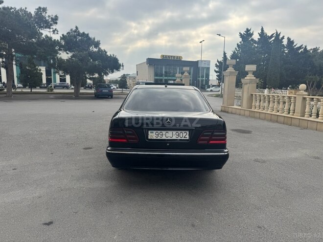 Mercedes E 320 2001, 328,456 km - 3.2 l - Bakı