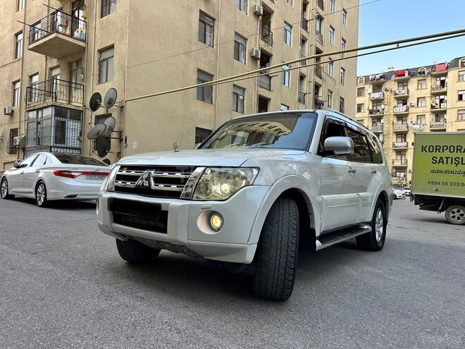 Mitsubishi Pajero 2008, 215,255 km - 3.0 l - Bakı