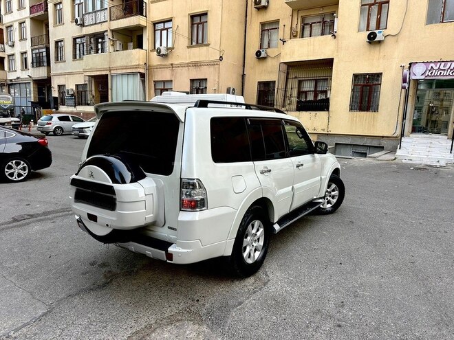 Mitsubishi Pajero 2008, 215,255 km - 3.0 l - Bakı