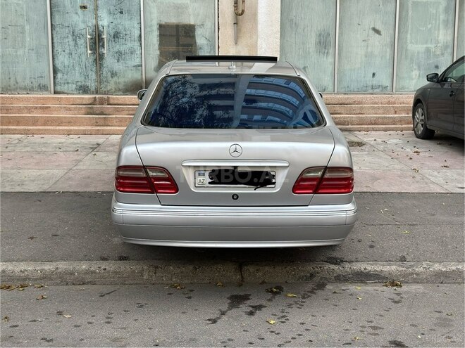 Mercedes E 220 2001, 412,444 km - 2.2 л - Bakı