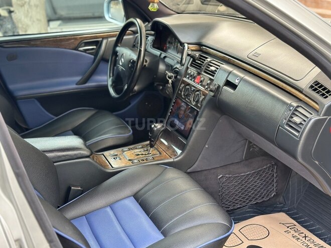 Mercedes E 220 2001, 412,444 km - 2.2 л - Bakı