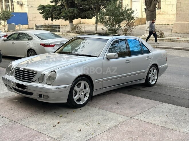 Mercedes E 220 2001, 412,444 km - 2.2 л - Bakı