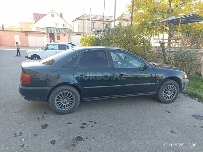 Audi A4 1994, 480,000 km - 1.8 l - Qusar