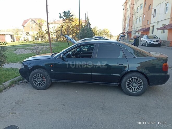 Audi A4 1994, 480,000 km - 1.8 l - Qusar
