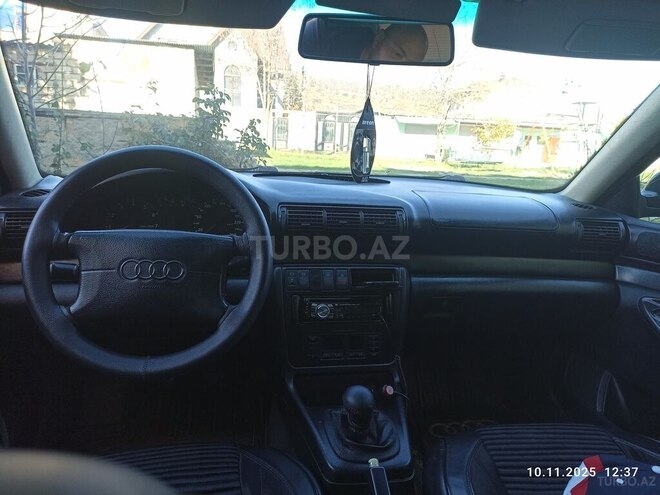 Audi A4 1994, 480,000 km - 1.8 l - Qusar