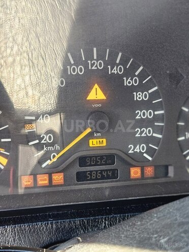 Mercedes C 200 2000, 586,000 km - 2.0 л - Qəbələ