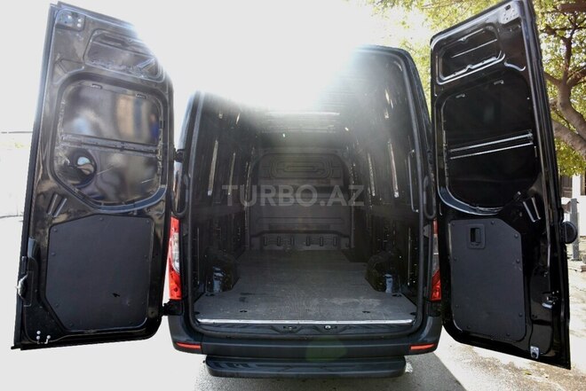Mercedes Sprinter 318-10
