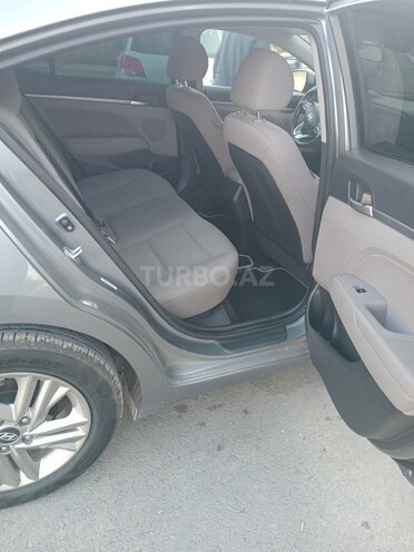 Hyundai Elantra 2018, 193,121 km - 2.0 l - Şabran