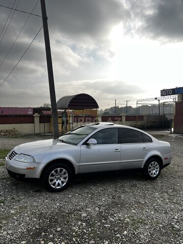Volkswagen Passat 2004, 245,000 km - 1.8 l - Xaçmaz
