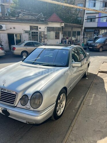 Mercedes E 290 1999, 217,500 km - 2.9 l - Bakı