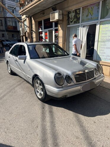 Mercedes E 290 1999, 217,500 km - 2.9 l - Bakı