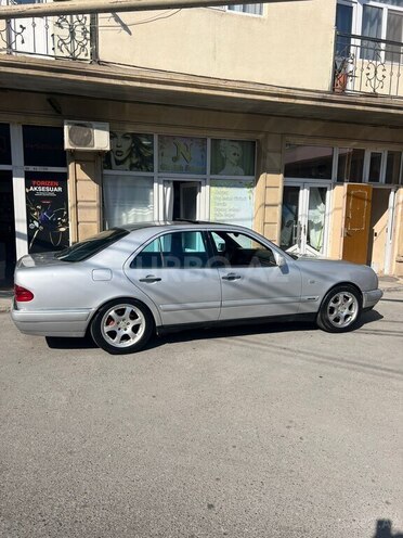 Mercedes E 290 1999, 217,500 km - 2.9 l - Bakı