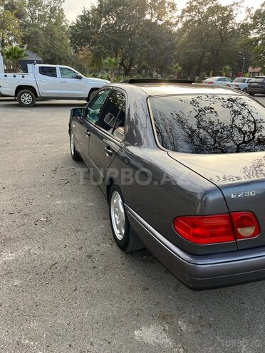 Mercedes E 230 1997, 380,000 km - 2.3 l - Masallı