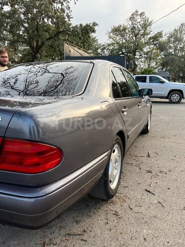 Mercedes E 230 1997, 380,000 km - 2.3 l - Masallı