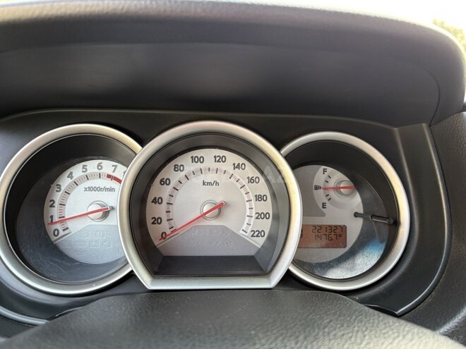 Nissan Tiida 2008, 221,327 km - 1.6 л - Bakı