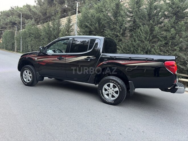 Mitsubishi L200 2014, 275,735 km - 2.5 l - Bakı