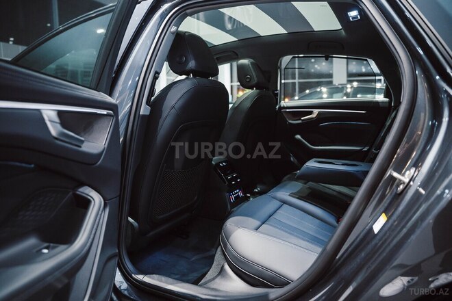 Audi A6-13
