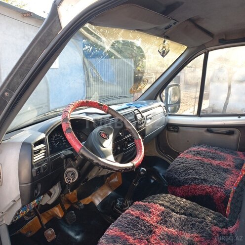 GAZ  2006, 200,000 km - 2.5 l - Biləsuvar