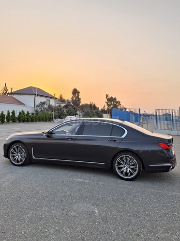 BMW 750-4