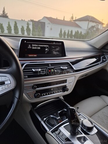BMW 750-12