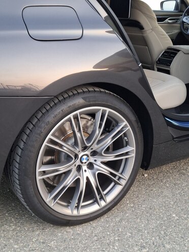 BMW 750-18