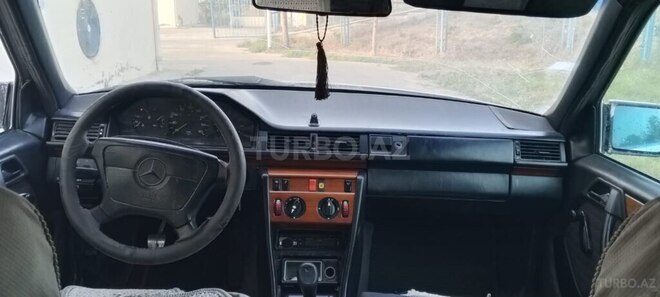 Mercedes E 200 1993, 216,000 km - 2.0 l - Şirvan