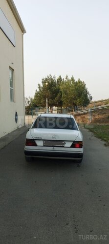 Mercedes E 200 1993, 216,000 km - 2.0 l - Şirvan