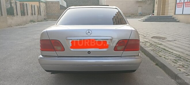 Mercedes E 240 1998, 352,323 km - 2.4 l - Bakı