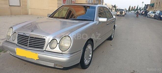 Mercedes E 240 1998, 352,323 km - 2.4 l - Bakı