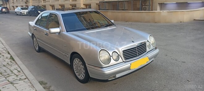 Mercedes E 240 1998, 352,323 km - 2.4 l - Bakı