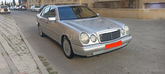 Mercedes E 240 1998, 352,323 km - 2.4 l - Bakı