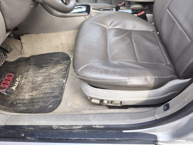 Audi A6 2002, 290,000 km - 3.0 l - Bakı