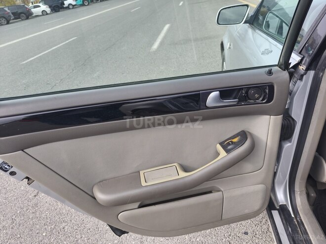 Audi A6 2002, 290,000 km - 3.0 l - Bakı