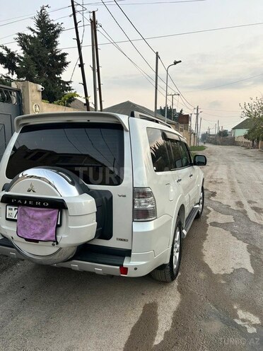 Mitsubishi Pajero 2011, 200,000 km - 3.5 л - Bakı