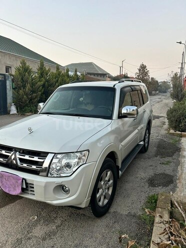 Mitsubishi Pajero 2011, 200,000 km - 3.5 л - Bakı