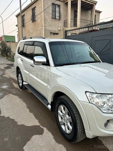 Mitsubishi Pajero 2011, 200,000 km - 3.5 л - Bakı